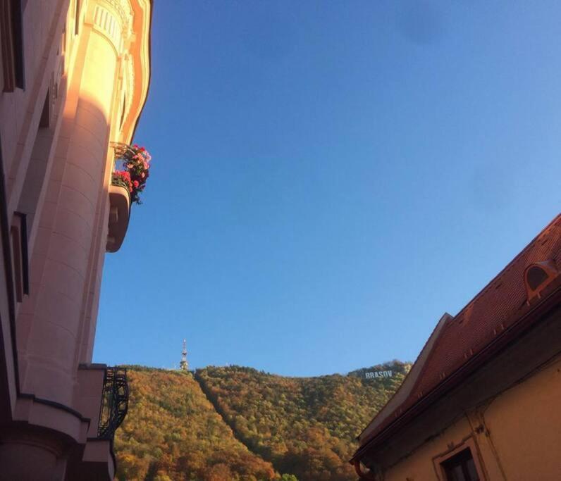 Vista In The Heart Of The Old Center Brasov